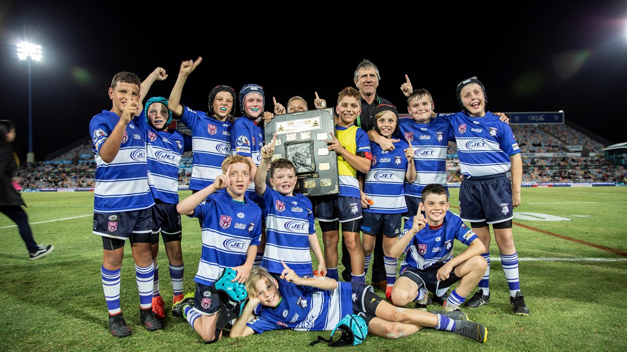 Mackay's Dolphins Football Club takes out community club of the year