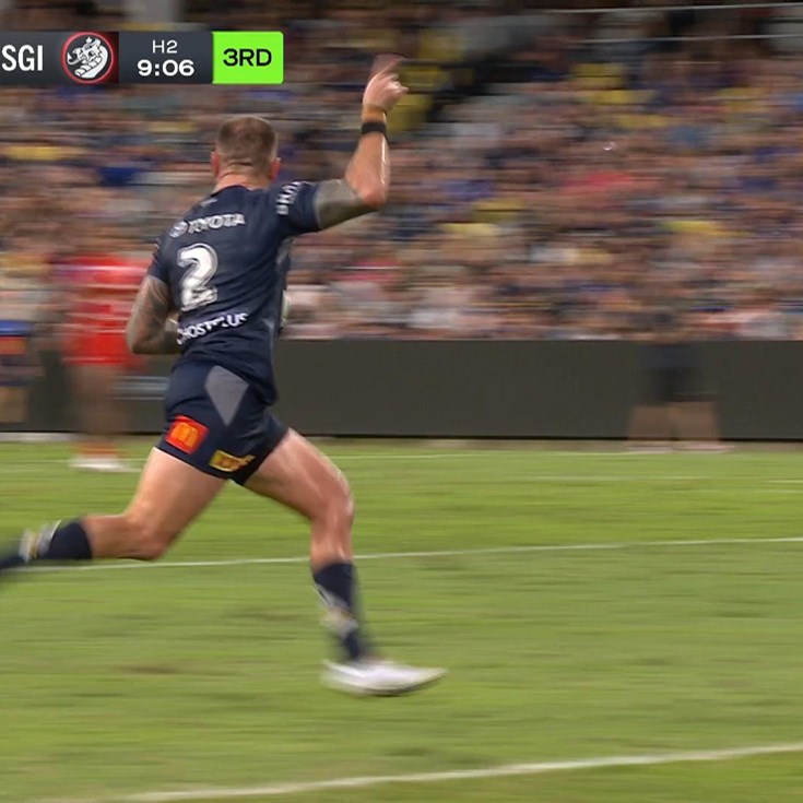 Feldt steals a try